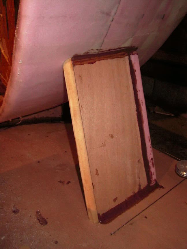 Duct support with half-round leading edge