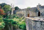 cahir_castle_out_web.jpg (147521 bytes)
