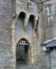cahir_castle_web.jpg (120754 bytes)