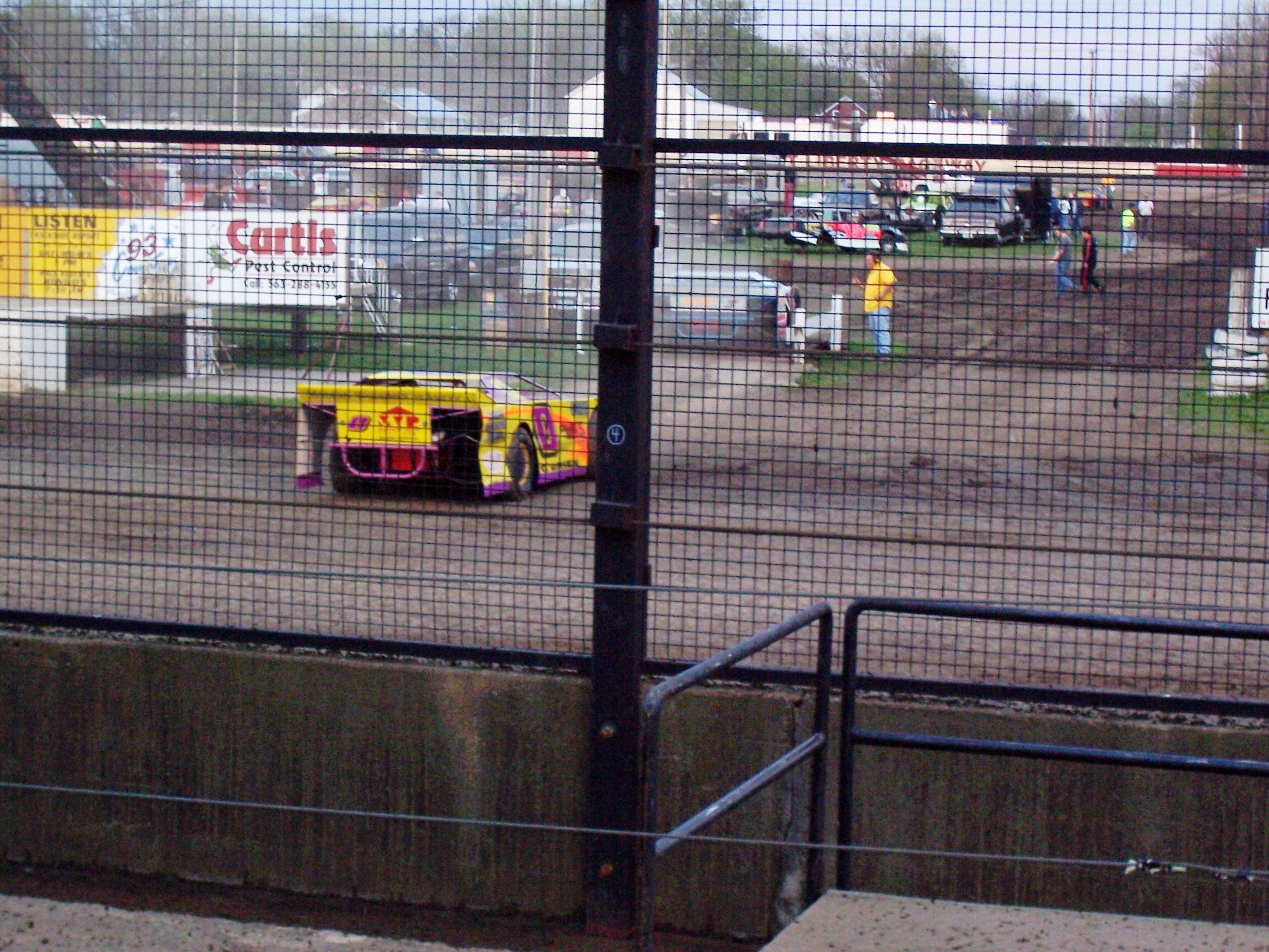 Stan getting 4th on his heat 4-16-05