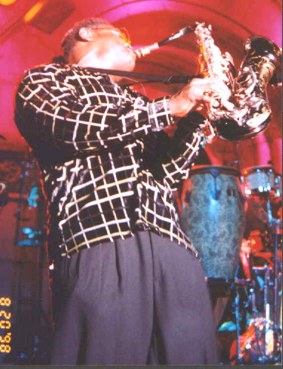 Klshow12.jpg (44452 bytes)