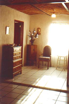THIS VIEW SHOWS THE WAY TO MASTER BEDROOM&nbsp; BADROOM