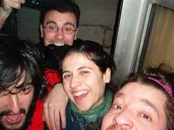 Iago ten fame, Alfonso esta que se sae, Fernando chupa c&aacute;mara e a Bea lle gusta... (A foto)