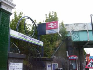 Haringey Green Lanes station
