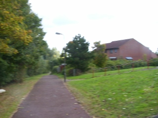 Redway down-hill towards Grand Union Canal