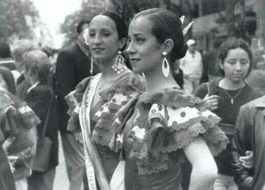Flamenco queens, Avenida de Mayo(Bs. As. Spanish avenue)