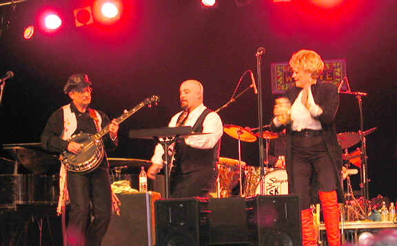 jerrychrisndebbie.jpg (28265 bytes)