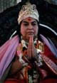 Shri Mataj&iacute; en ropa ceremonial