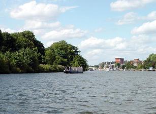 Path facing North towards Kingston, THAMES DITTON