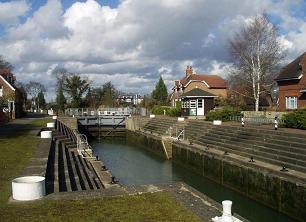 Old Windsor Lock, WINDSOR