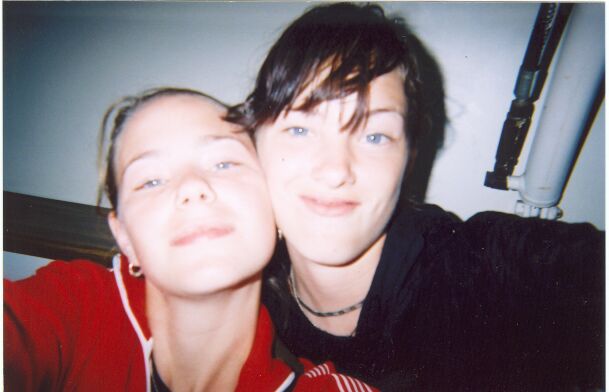 Laura & Leah oi oi oi