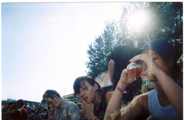Joost, Leah & Melissa enjoying da sunny pink pop hours