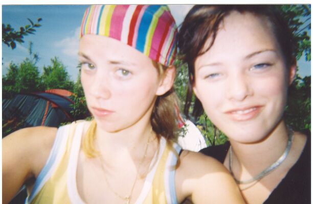 Margot & Leah..... goofy PinkPopperz