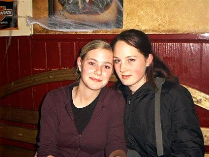 Laura & Anna at R&R