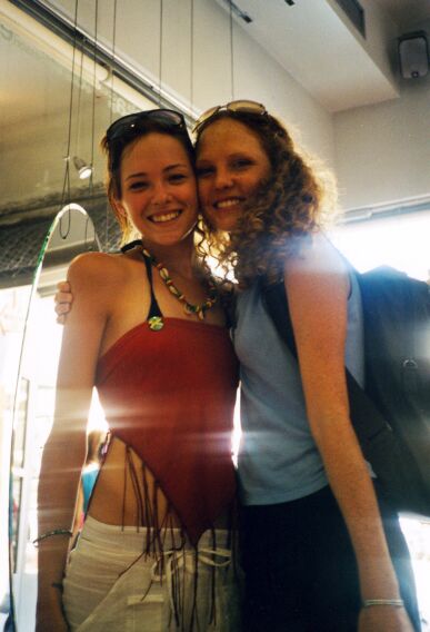 I finally met Abby again, on Ermou Street!