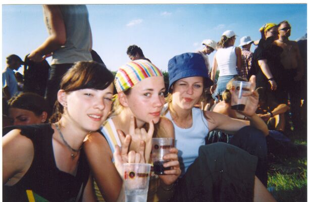 Leah, Margot & Melissa rockin Pink Pop 2003