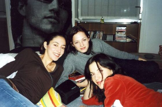 Aracelli, Leah & Rosa in the livingroom