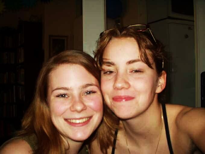 Laura & Margot stoned again? (no)