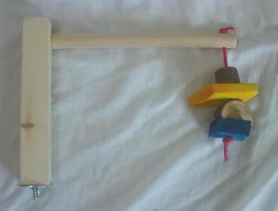 30312 WOOD PERCH WITH TOYS