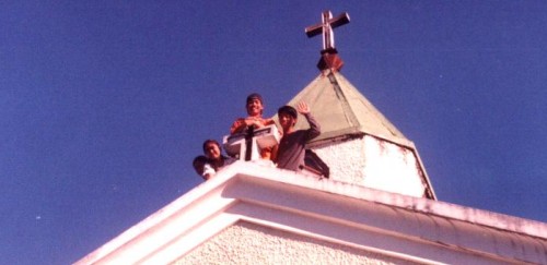 churchcross.jpg (26361 bytes)
