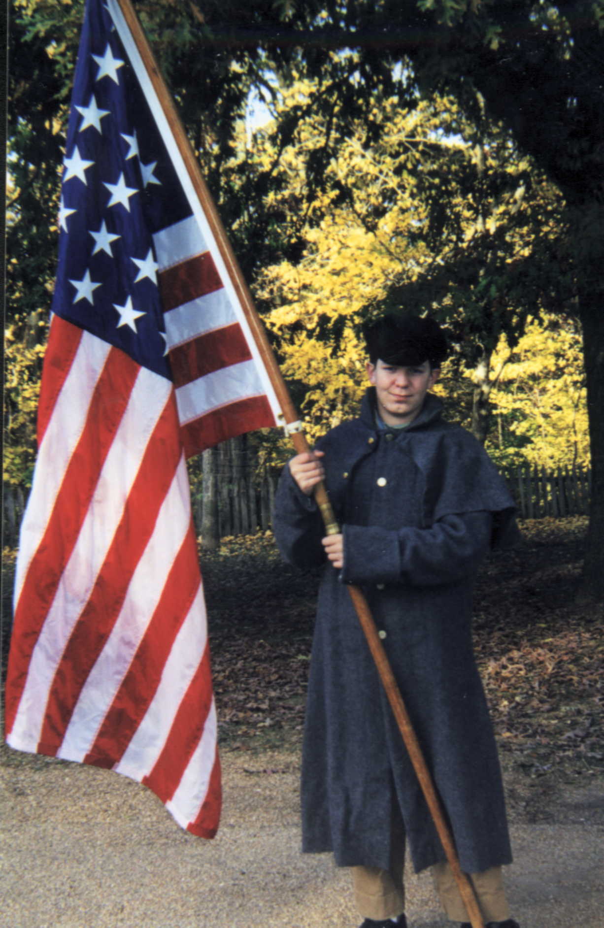 Militia Flagbearer Andrew Braun;
Lincoln's New Salem, November 2002.
(Credit: Robert A. Braun.)