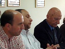 Rector de la UNICEN Marcelo Spina junto a Elios Eseverri, Intendente de la ciudad de olavarria y el Secretario de Cultura de la Universidad, se&ntilde;or Eduardo Rodr&iacute;guez.
