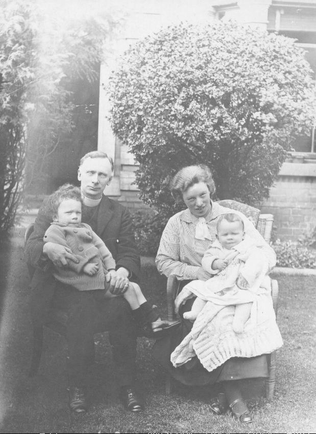Mr and Mrs Shrewsbury and family, c 1922