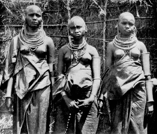 Schmuck der Masai-Frauen und -M�dchen.