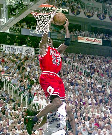 mjdunk1.jpg (48202 bytes)