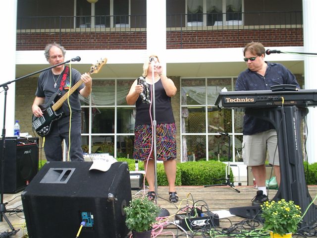 Studious? Trio at Pleasureville Day 9-17-05