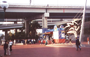 Collectors queuing to purchase the International Swapfest Pins at the Acme 
PanTech truck