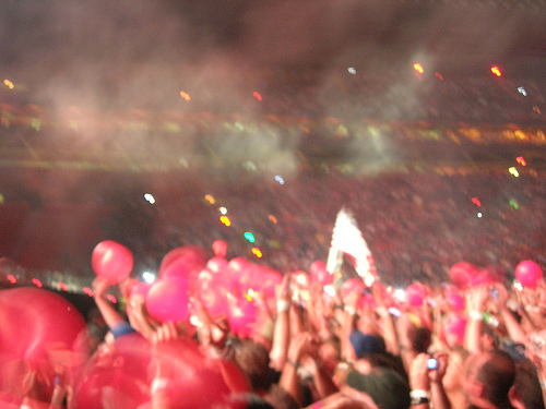 Red balloons and INSPI(RED) shirts in the Aloha Stadium 