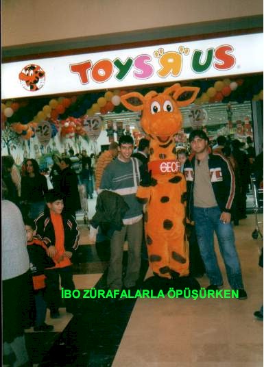 ibo_toysrus.jpg (56695 bytes)