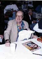 Se parece a Jerry Pournelle, pero no es Jerry Pournelle