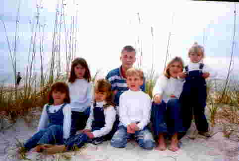 Cousins: (LR) Natalie, Courtney, Kassidy, Brandon, Jared, Heather, Kandice