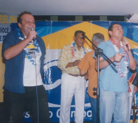 foto-lancamento.jpg (34521 bytes)