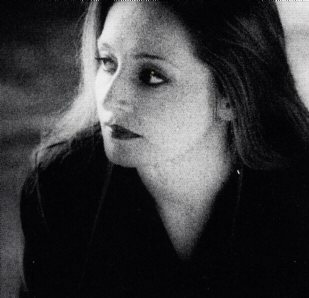 julie0.jpg (19674 bytes)
