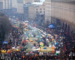 Both sides march peacefully together
