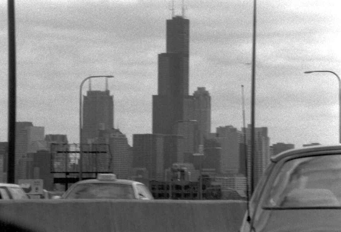 searstower-daauto.jpg (38140 bytes)