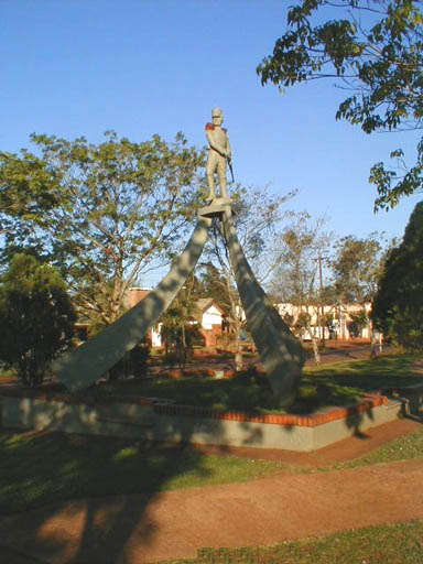 Monumento al Sargento Cabral(52kb)