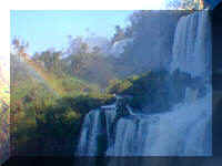 Cataratas del Iguaz�-(6kb)