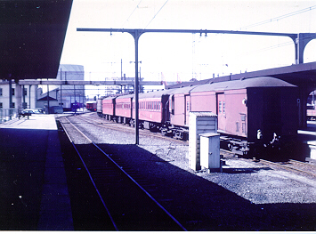 NEW ZEALAND PASSENGER TRAIN