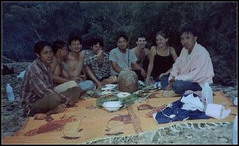 Com os amigos na floresta a 1 hora da cidade de Luang Prabang