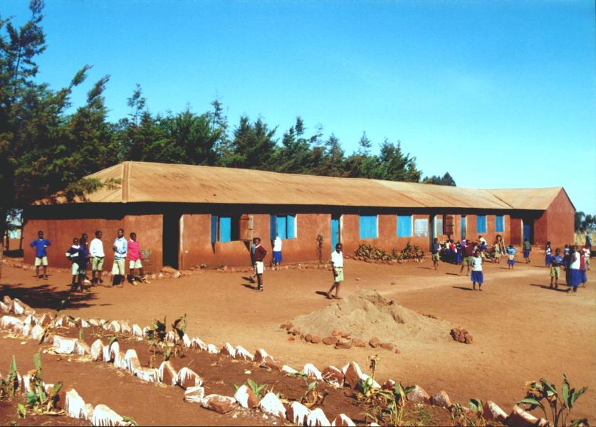 schooltje in karatu