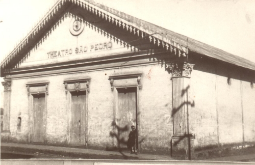 TeatroSaoPedro.jpg (119206 bytes)