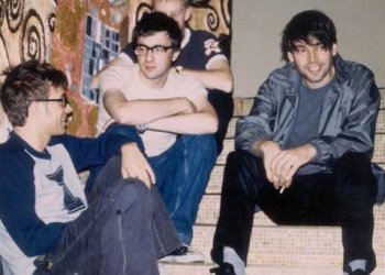 damon (voz e teclado), graham (guitarra), dave (atr�s do graham - bateria) e alex (baixo)
