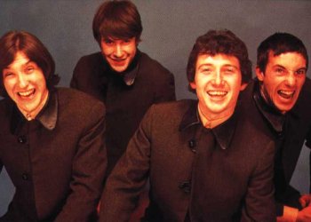 dave (lead guitar), ray (vocals and guitar), john dalton (bass), mick avory (drums)
