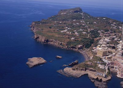L'isola di Ventotene dall'alto