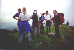 Elgetako jaia: mendizaleak Intxorta txikian