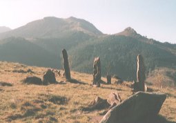 Adarra inguruko aztarnategi megalitikoa